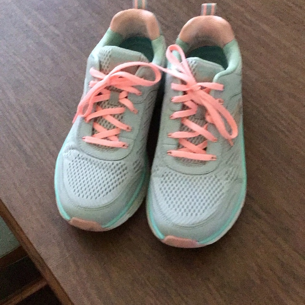 Skechers Ladies Walking / Workout Shoes . Size 9 Medium.